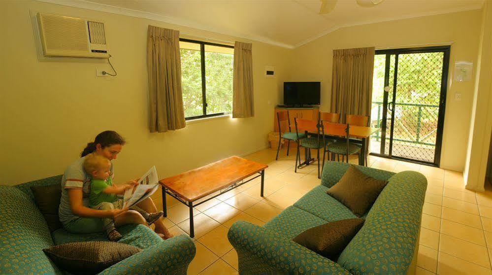 Capricorn Caves Hotel Rockhampton Exterior foto
