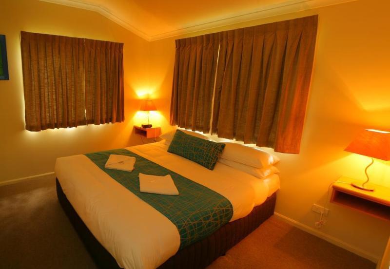 Capricorn Caves Hotel Rockhampton Exterior foto